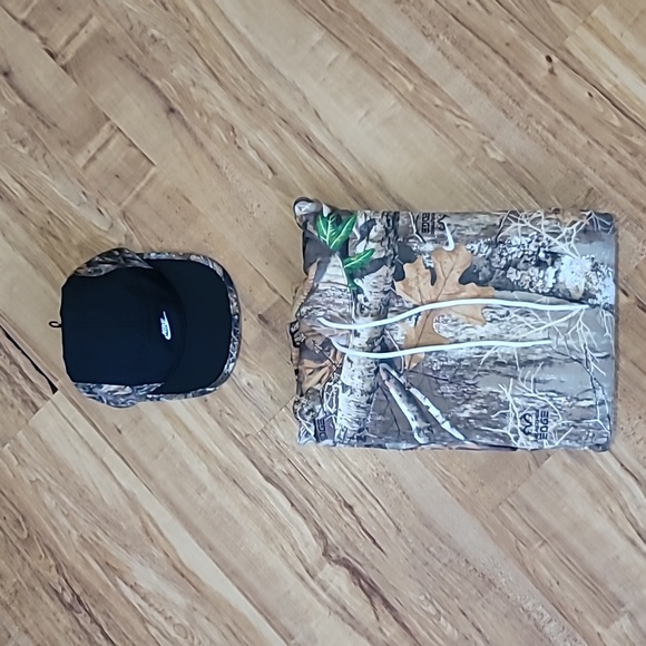 NIKE REAL TREE  HOODIE & MATCHING HAT 🔥🔥🔥 - Picture 3 of 9